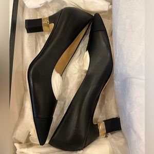 Chanel NWT Pumps 38.5 The perfect pump for work!
